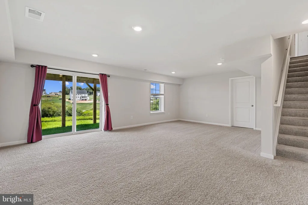 Additional image 12 of 155 Knobby Hook Dr, Hanover, PA 17331