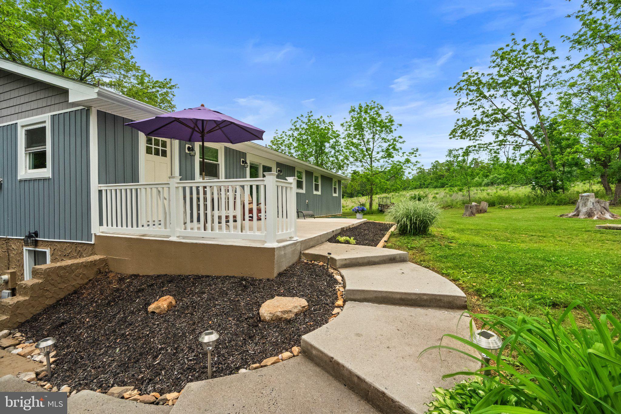 1040 RIVERVIEW DRIVE