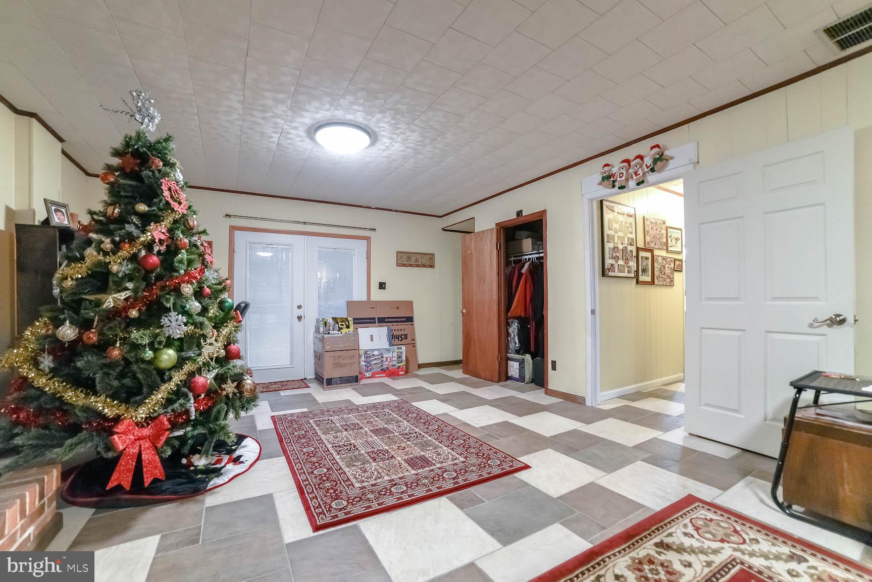 ESPERANZA FARMS - Residential