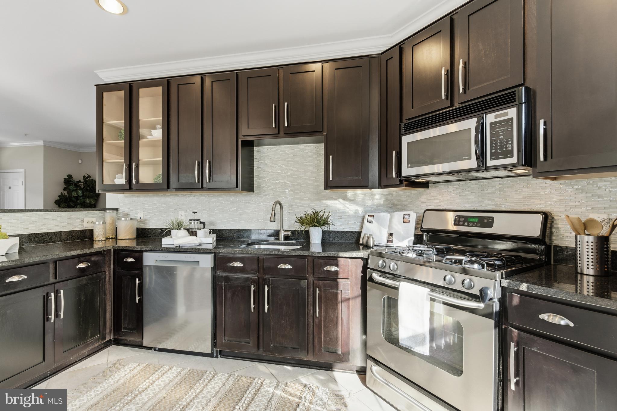 GROVE AT ARLINGTON - Residential