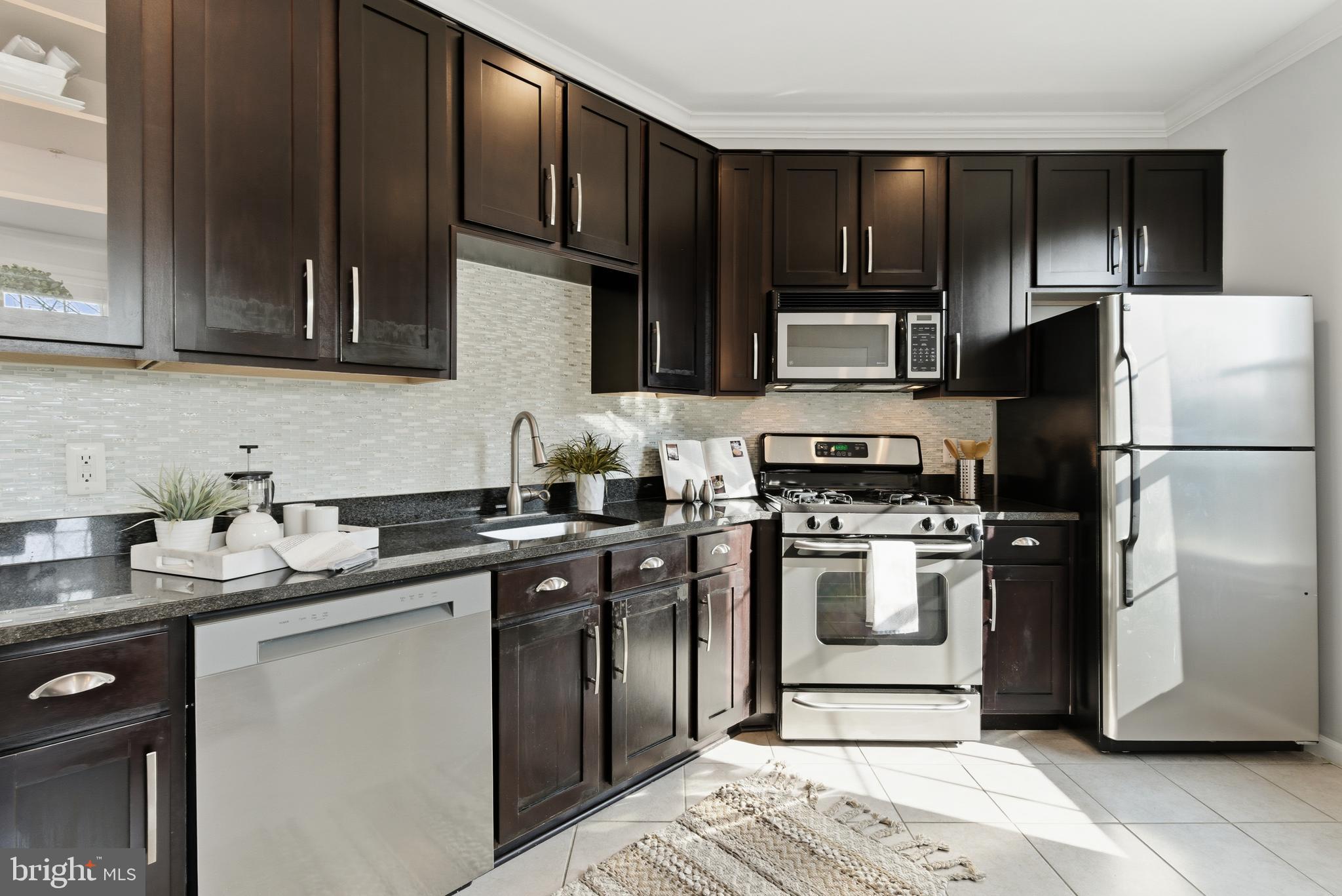 GROVE AT ARLINGTON - Residential