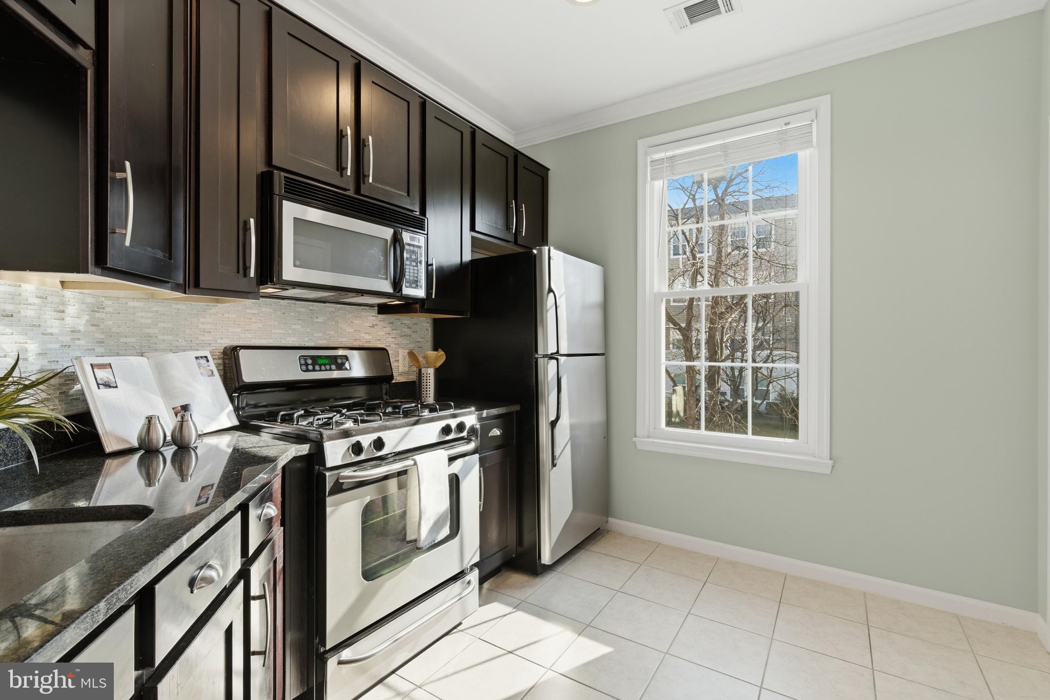 GROVE AT ARLINGTON - Residential