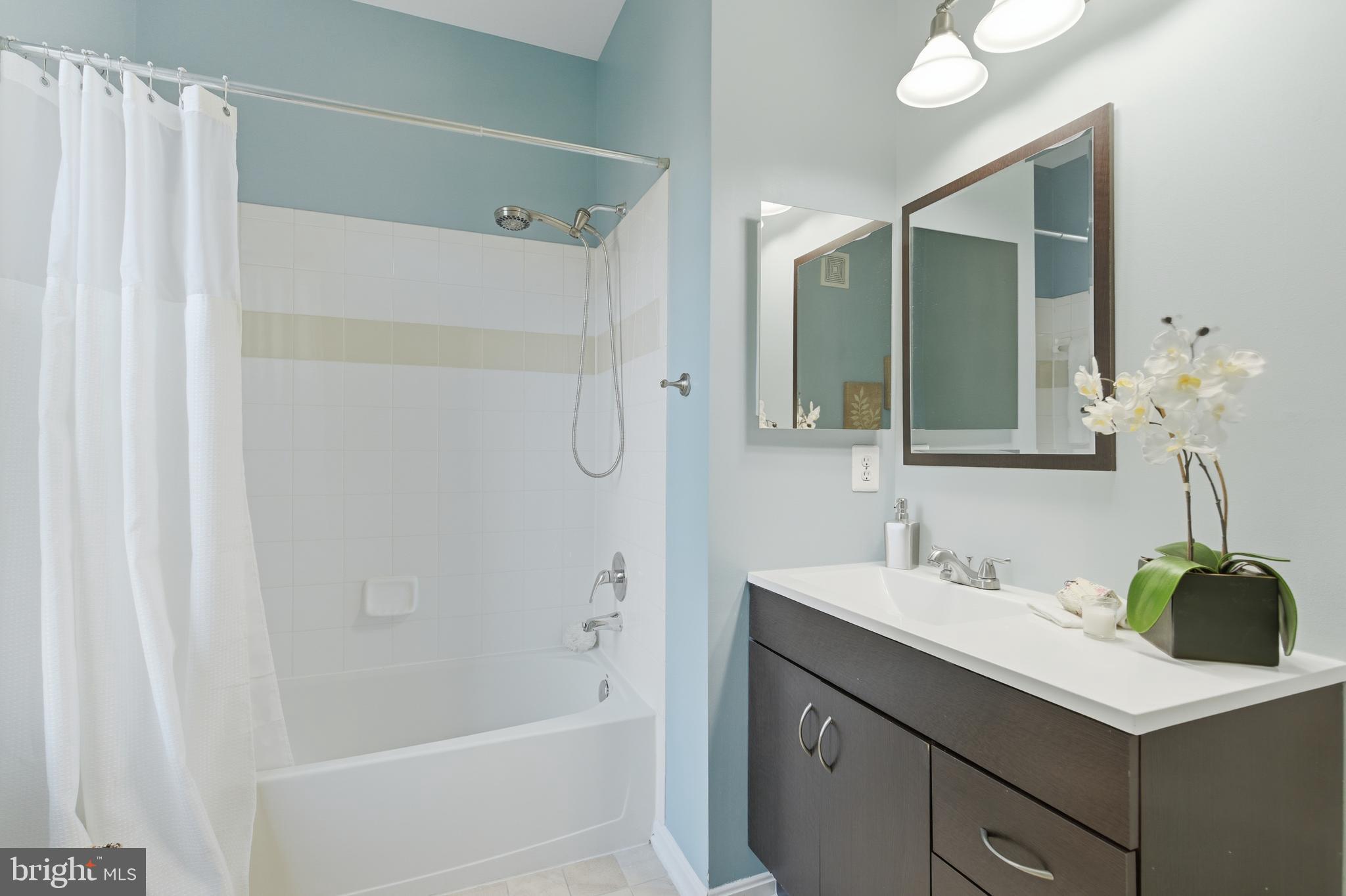 GROVE AT ARLINGTON - Residential