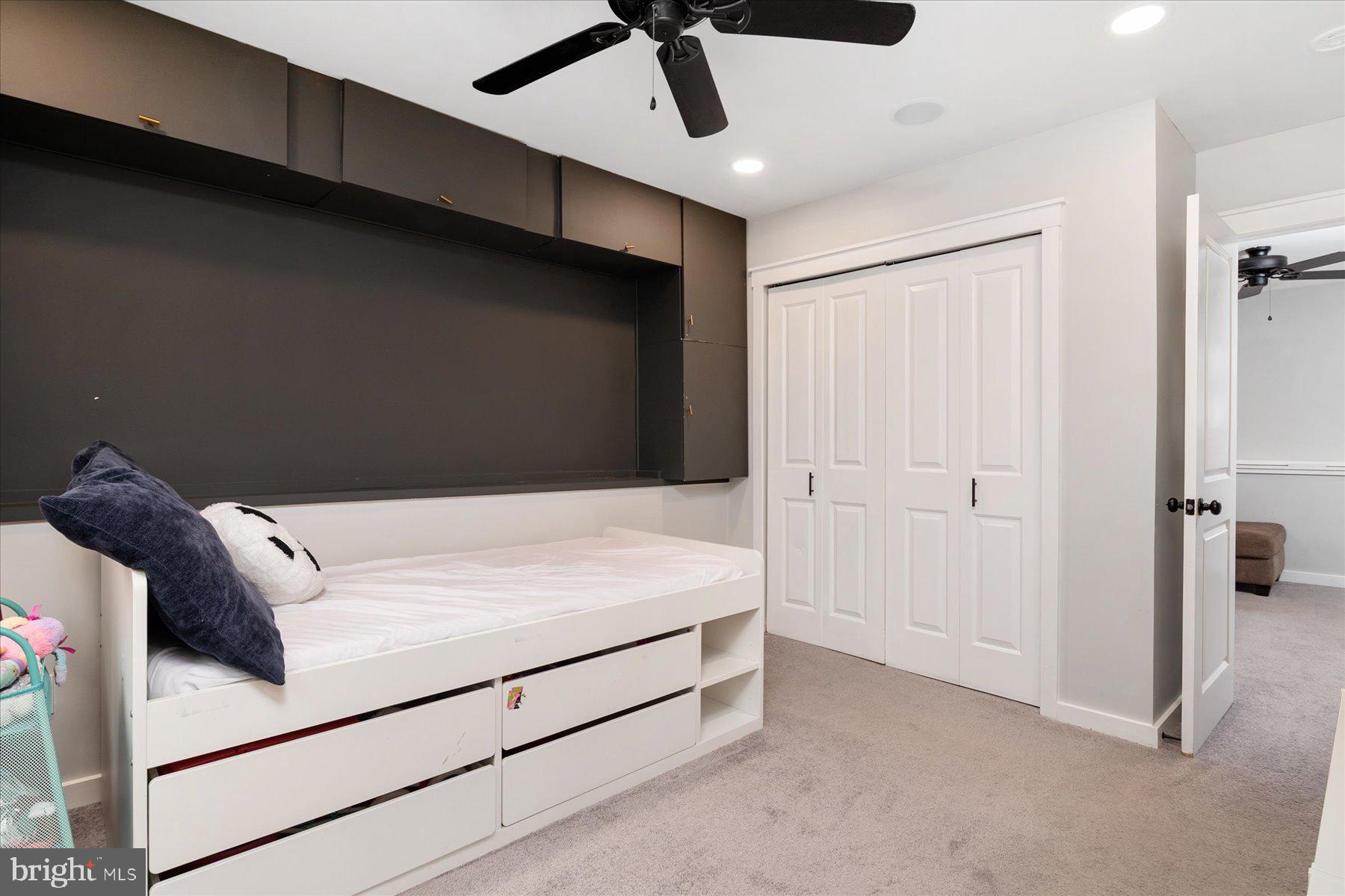 HIDDEN RIDGE - Residential