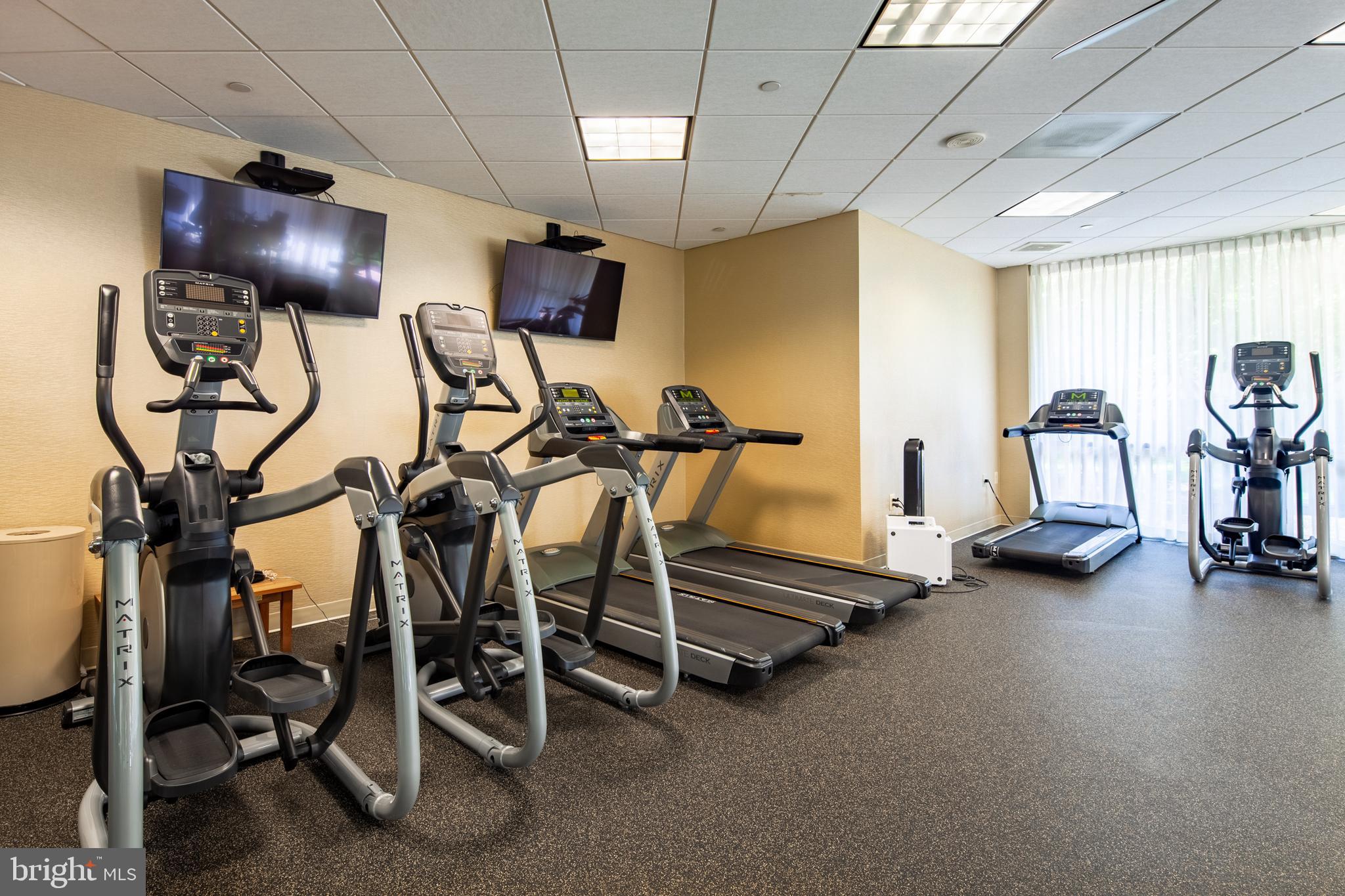 VIRGINIA SQUARE - Residential Lease