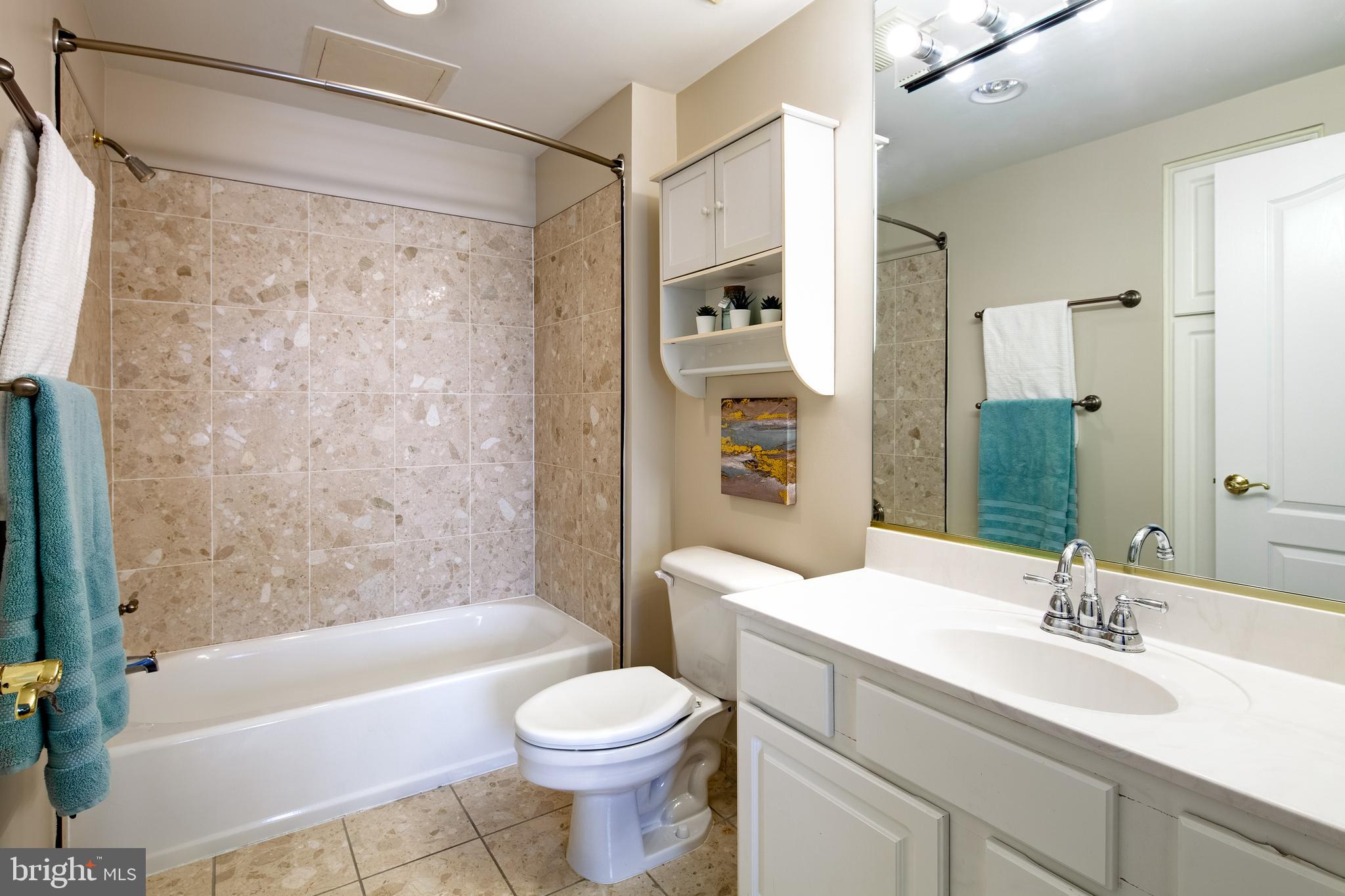 VIRGINIA SQUARE - Residential Lease