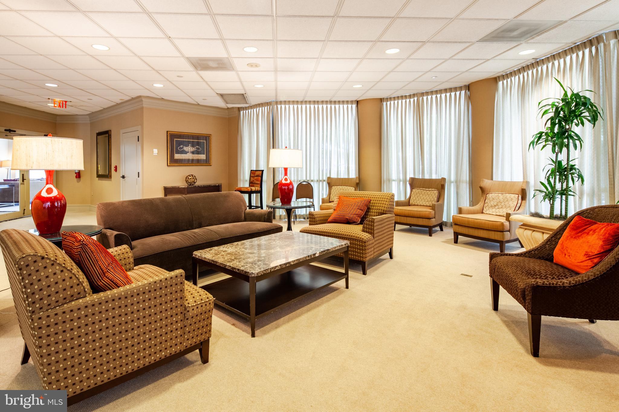 VIRGINIA SQUARE - Residential Lease