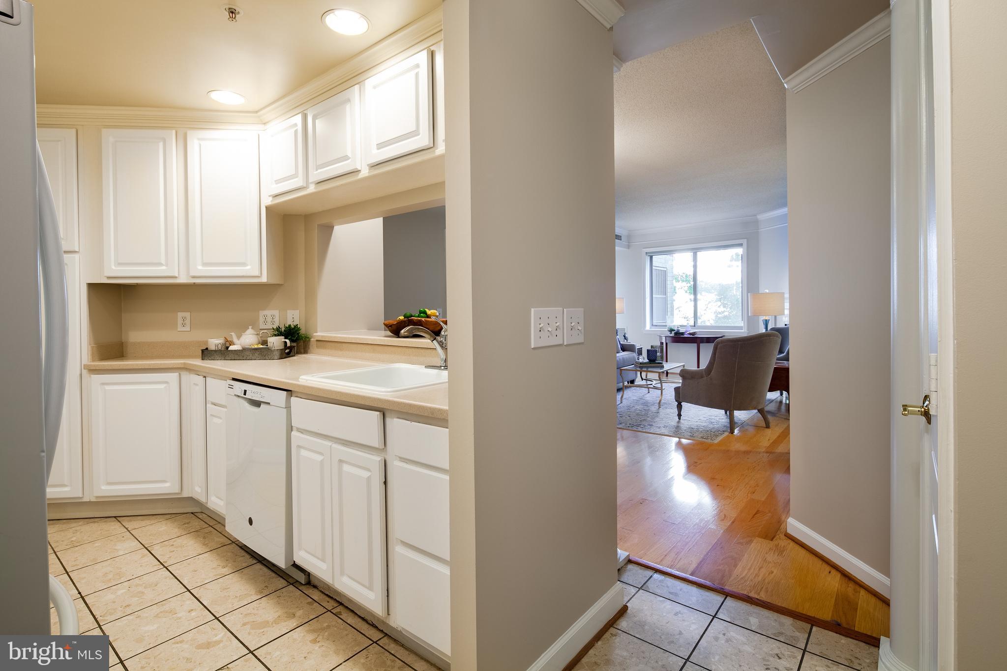 VIRGINIA SQUARE - Residential Lease