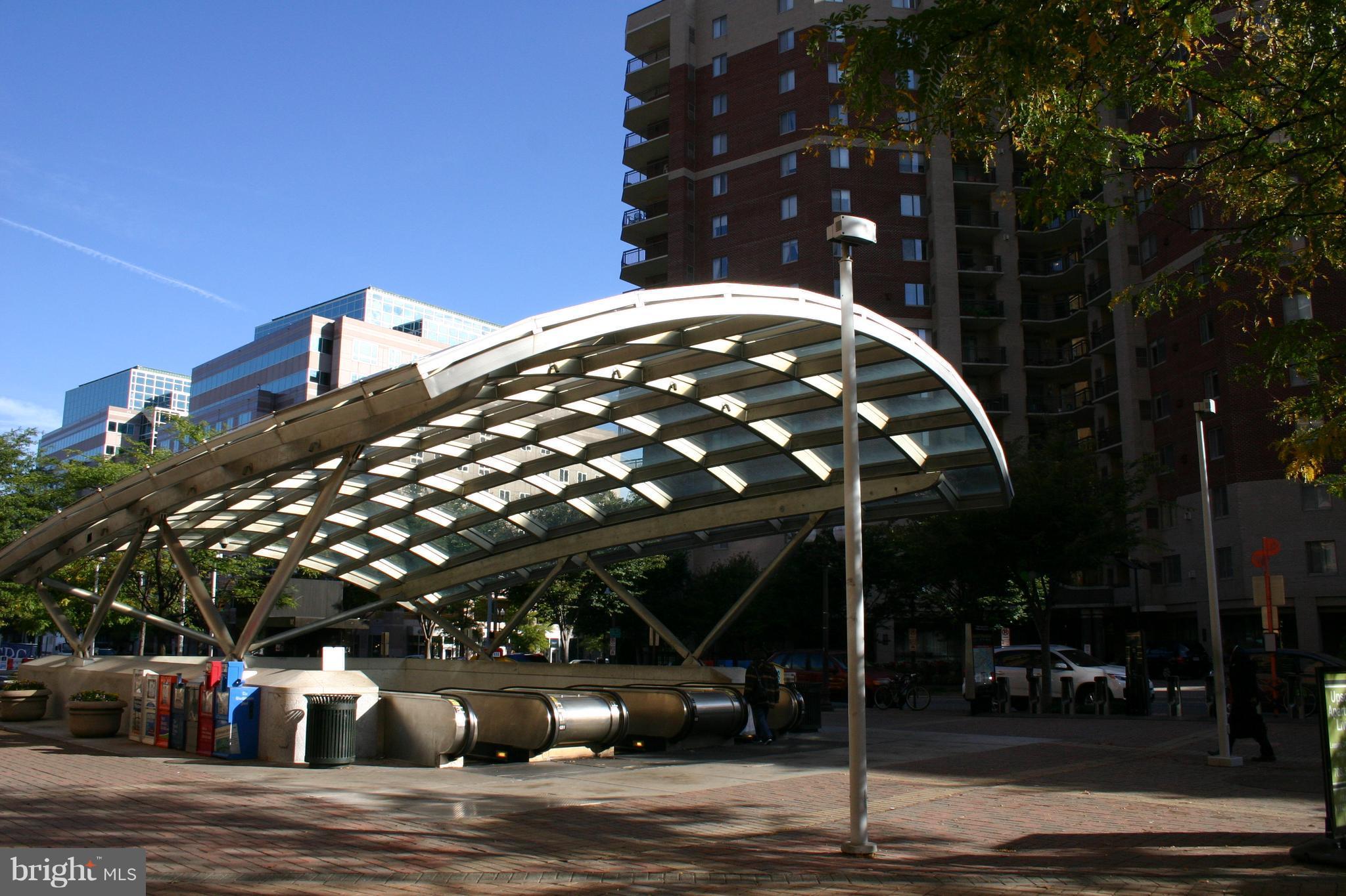 VIRGINIA SQUARE - Residential Lease