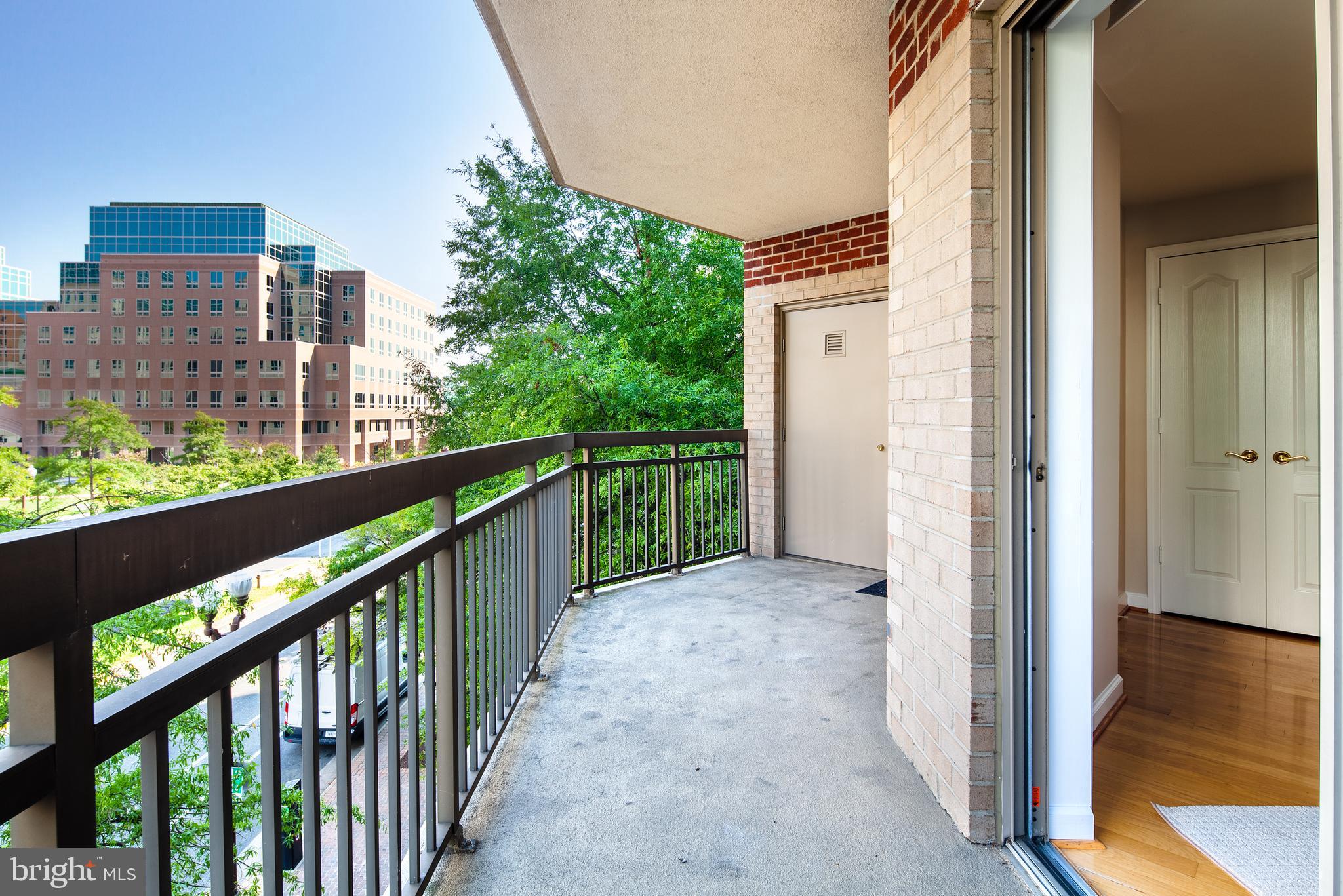 VIRGINIA SQUARE - Residential Lease