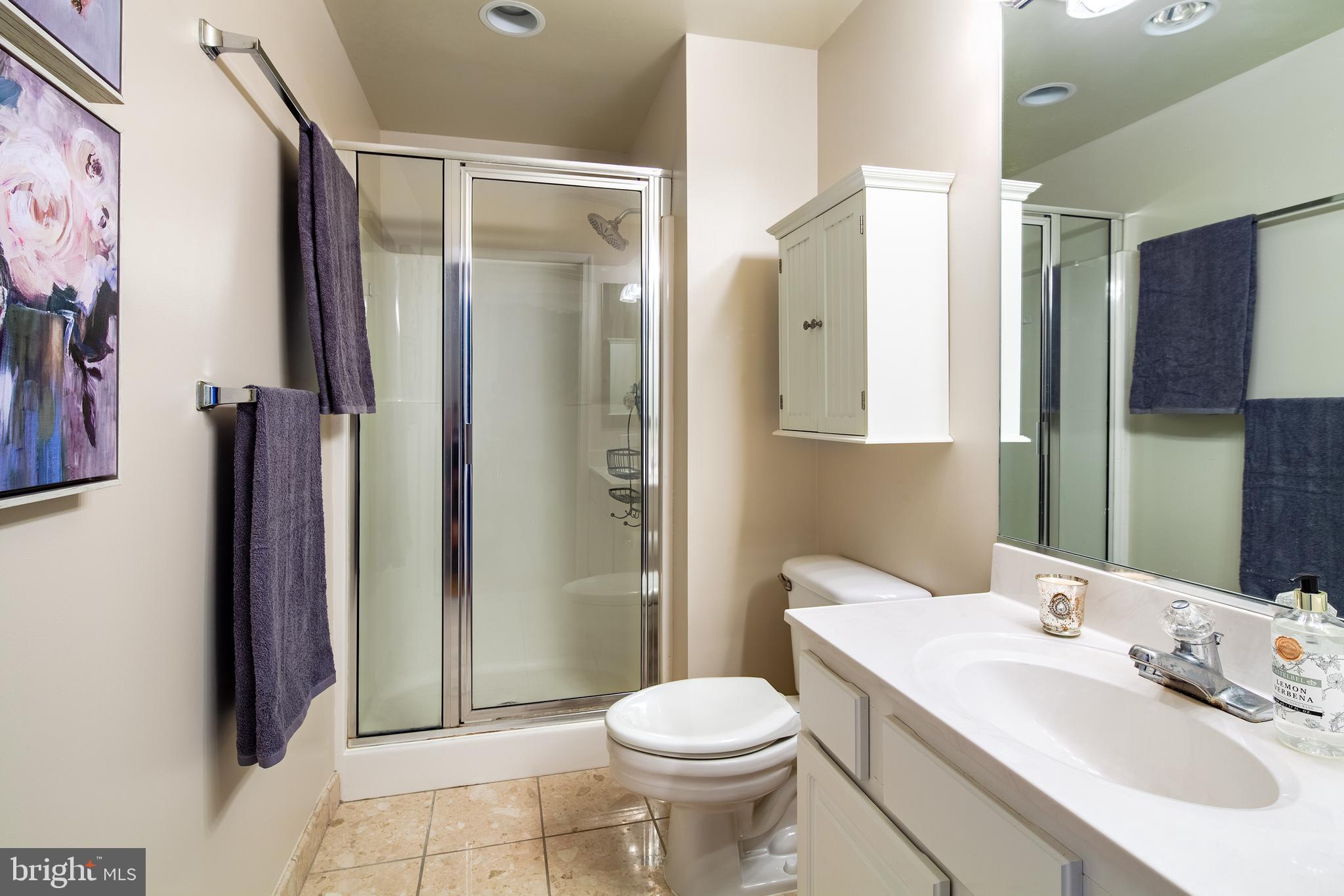 VIRGINIA SQUARE - Residential Lease