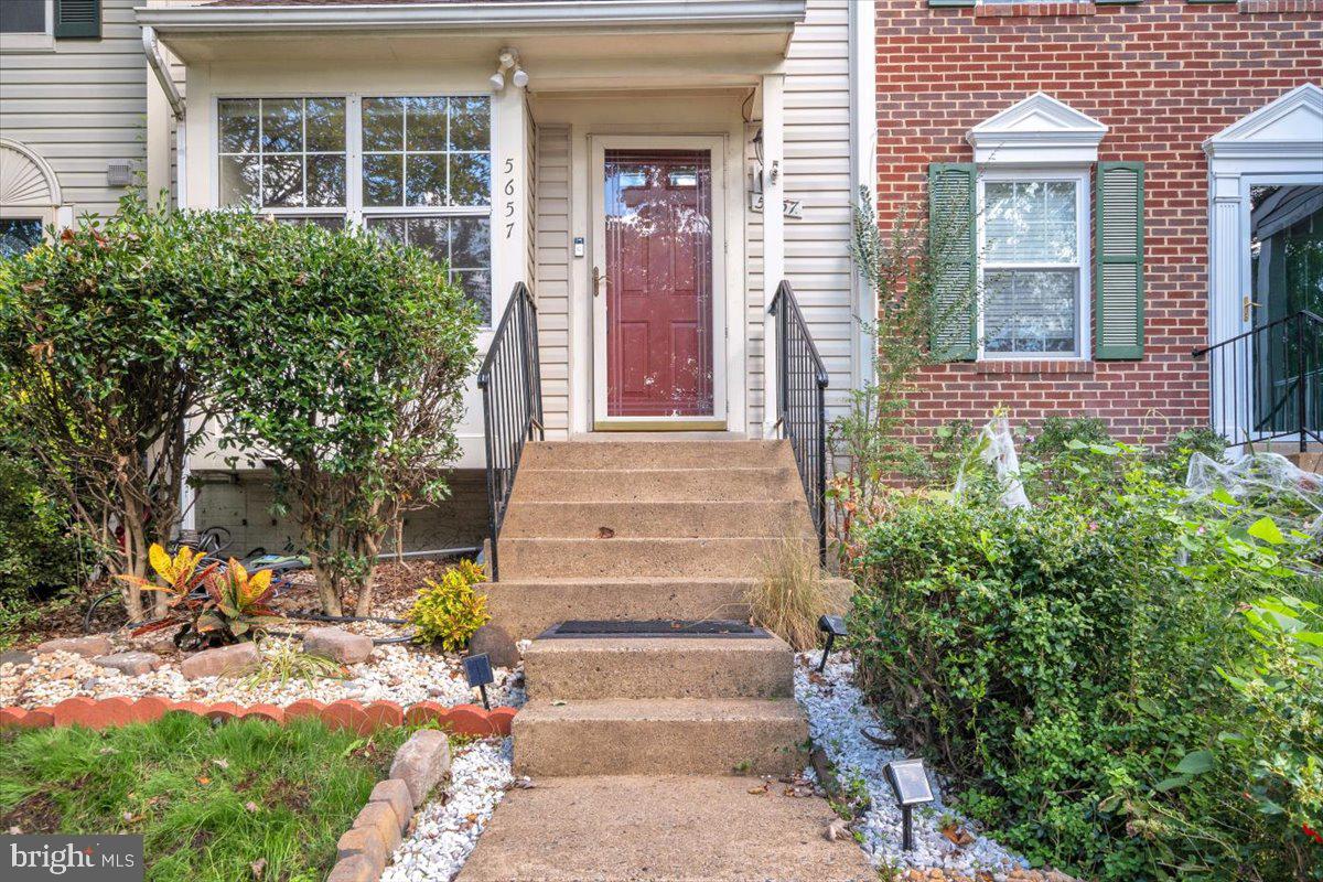 5657 WHITE DOVE LANE