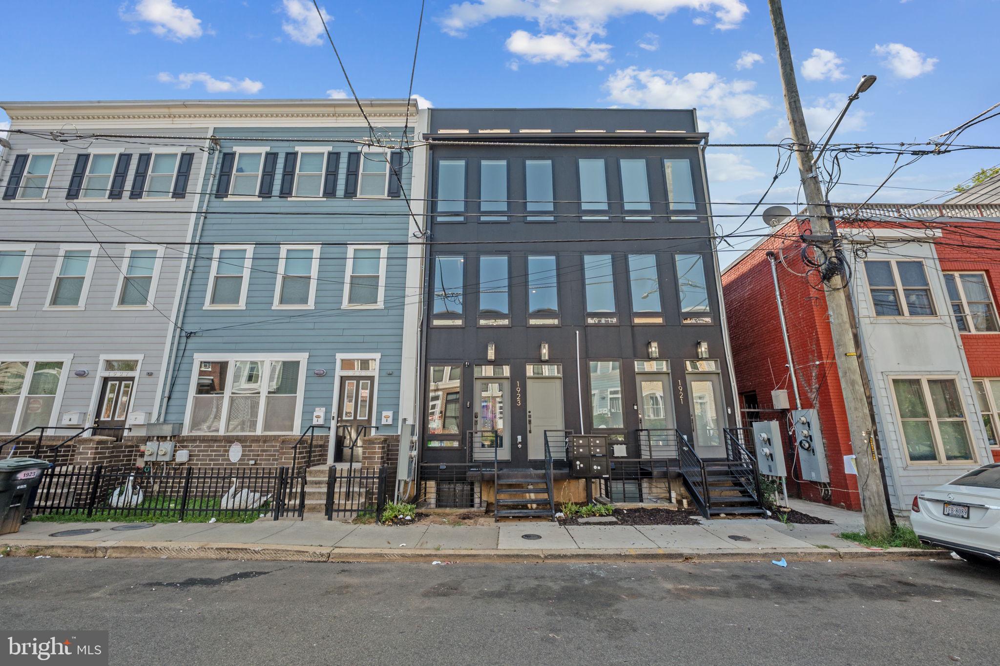 1923 CAPITOL AVENUE NE 2