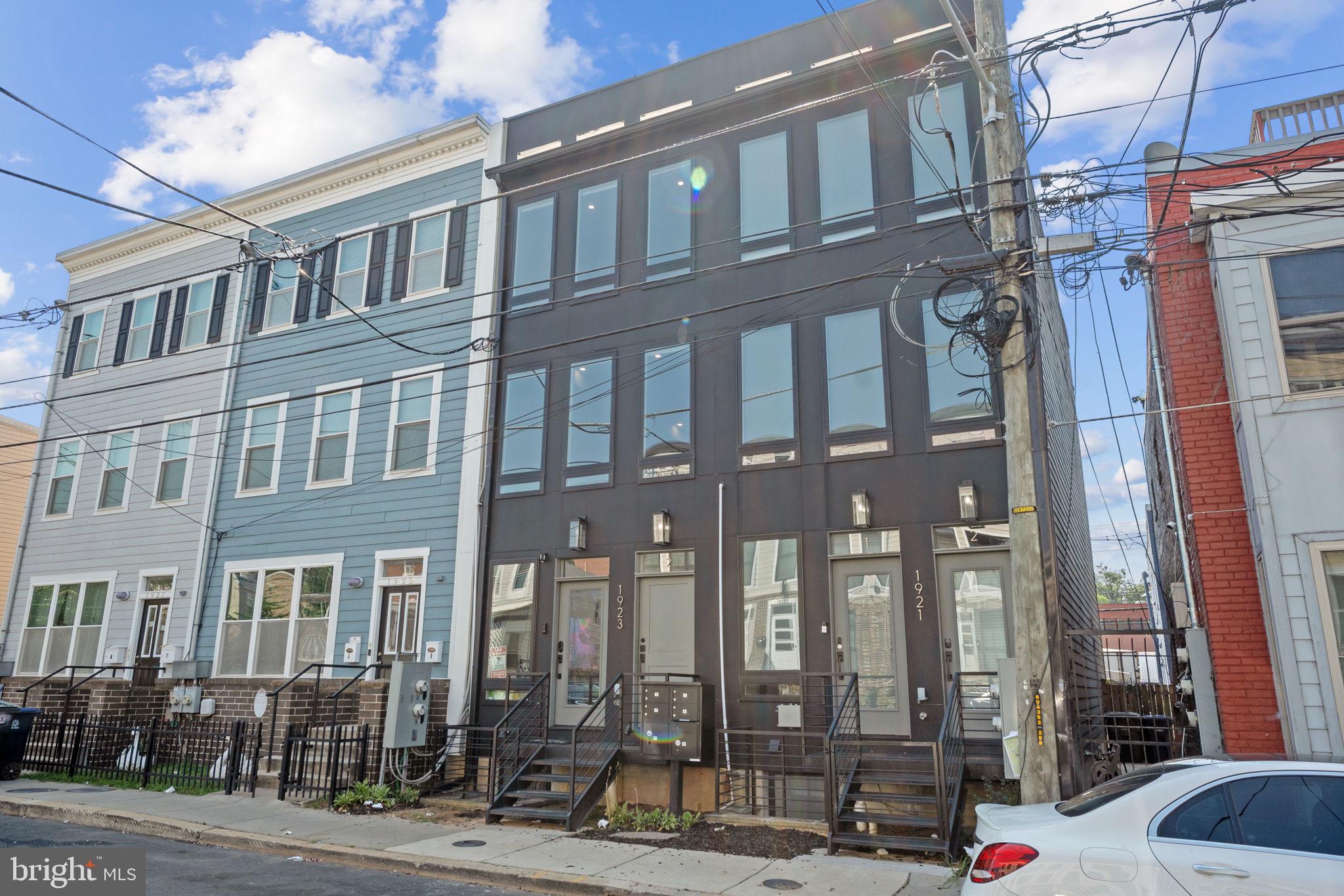 1923 CAPITOL AVENUE NE 2