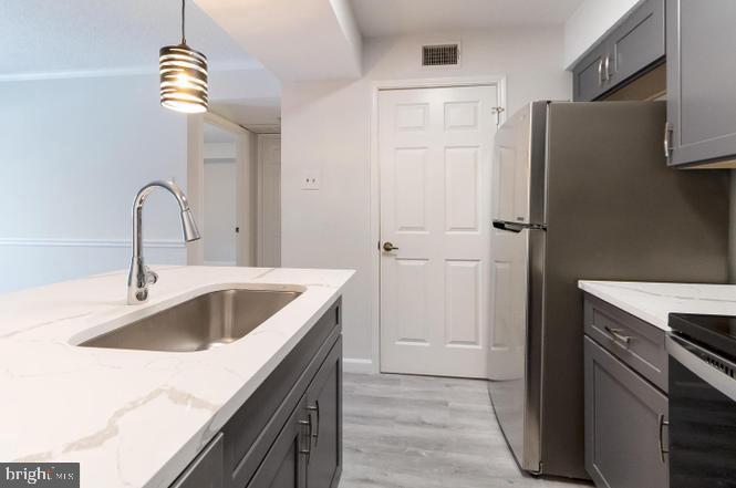 FOUNTAINS AT MCLEAN - Residential Lease