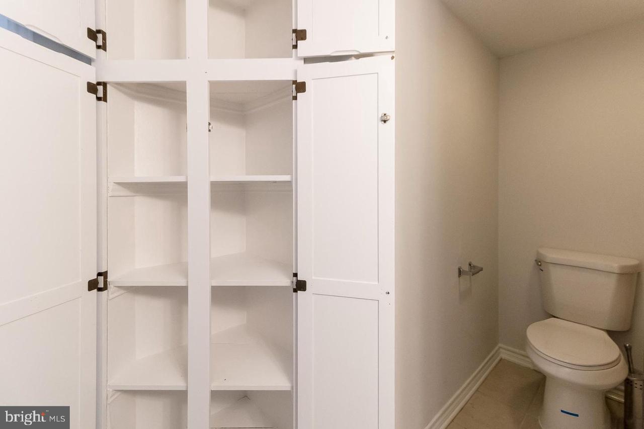 FOUNTAINS AT MCLEAN - Residential Lease