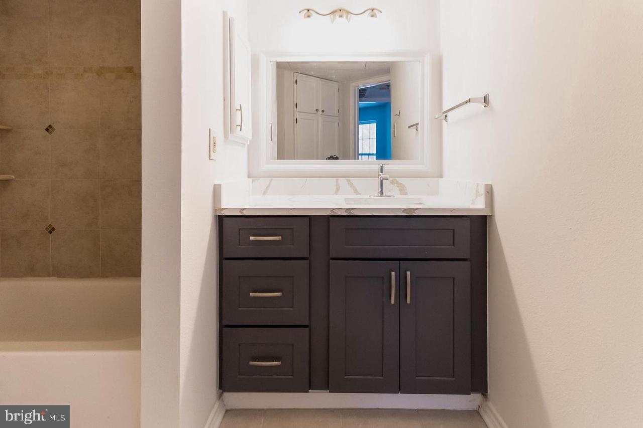 FOUNTAINS AT MCLEAN - Residential Lease