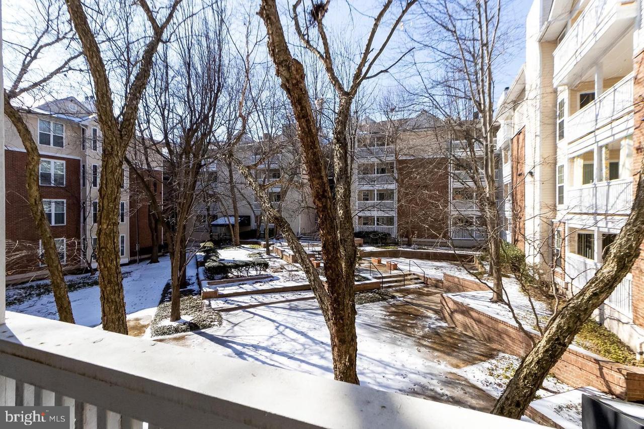 FOUNTAINS AT MCLEAN - Residential Lease