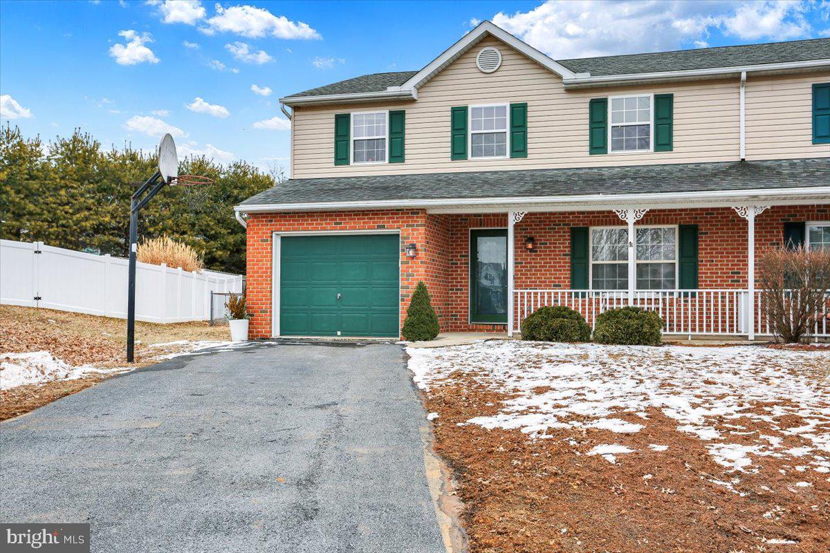 WHITFORD HILL - Residential