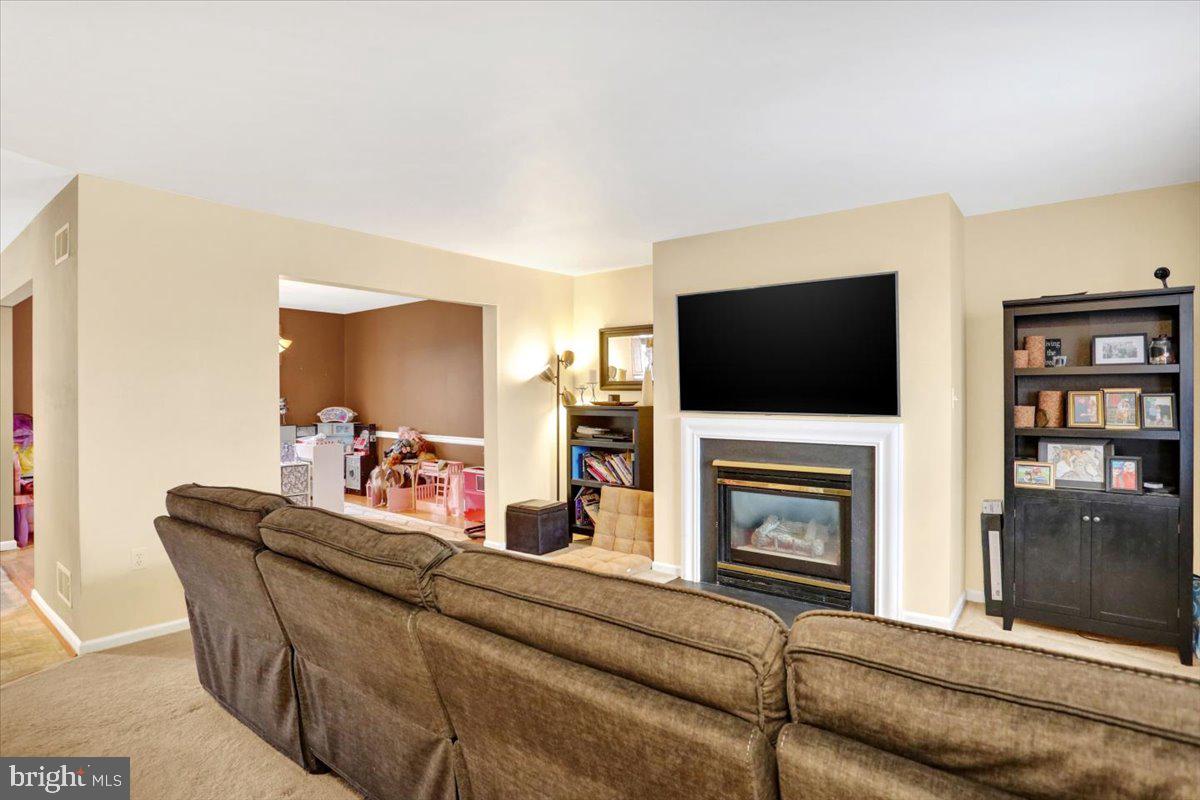 WHITFORD HILL - Residential