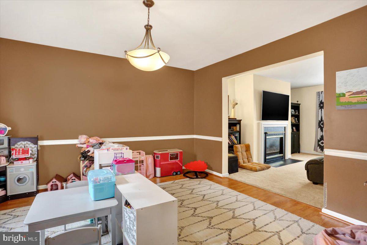 WHITFORD HILL - Residential