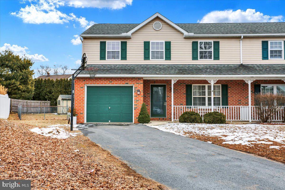 WHITFORD HILL - Residential