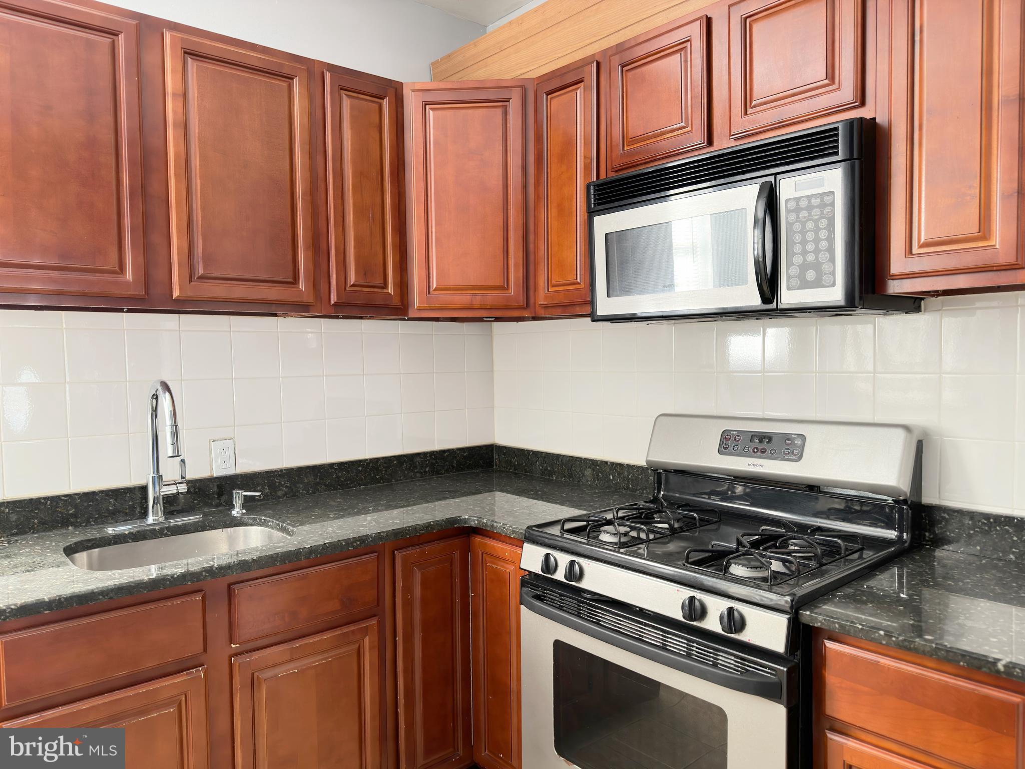 WHITMAN - Residential Lease