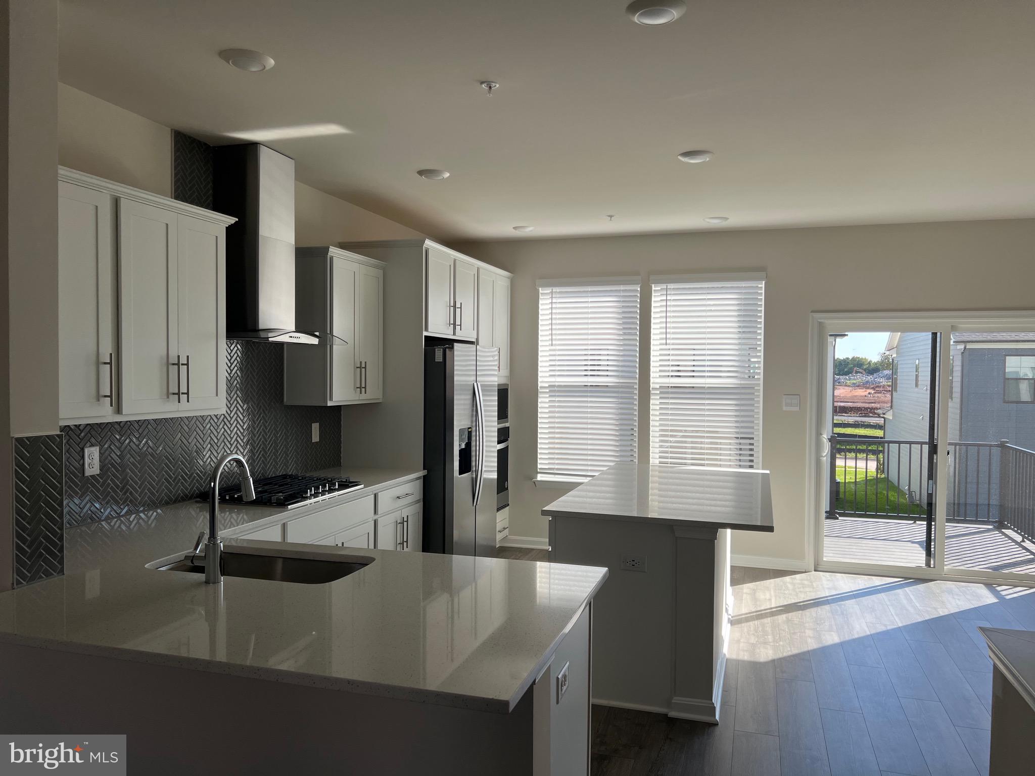 RENN QUARTER - Residential Lease