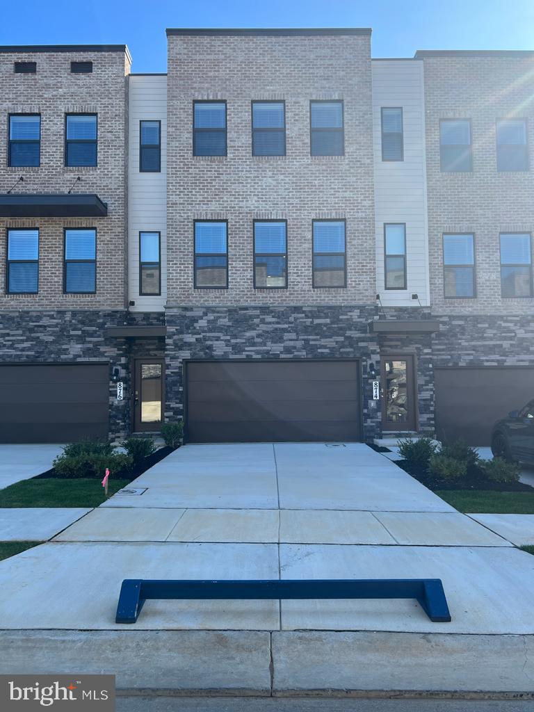 RENN QUARTER - Residential Lease