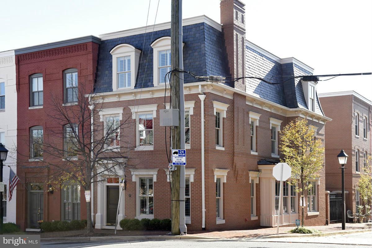 BACKYARD BOATS - Residential