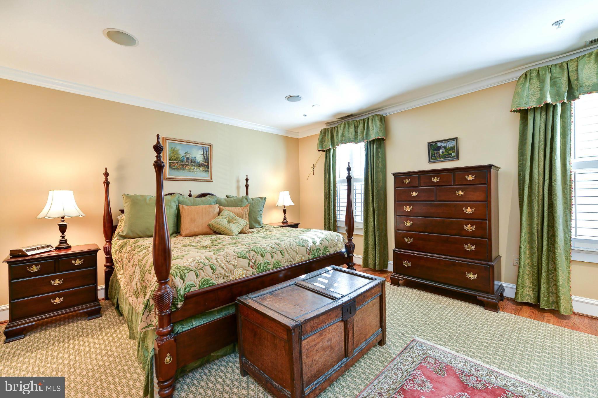 BACKYARD BOATS - Residential