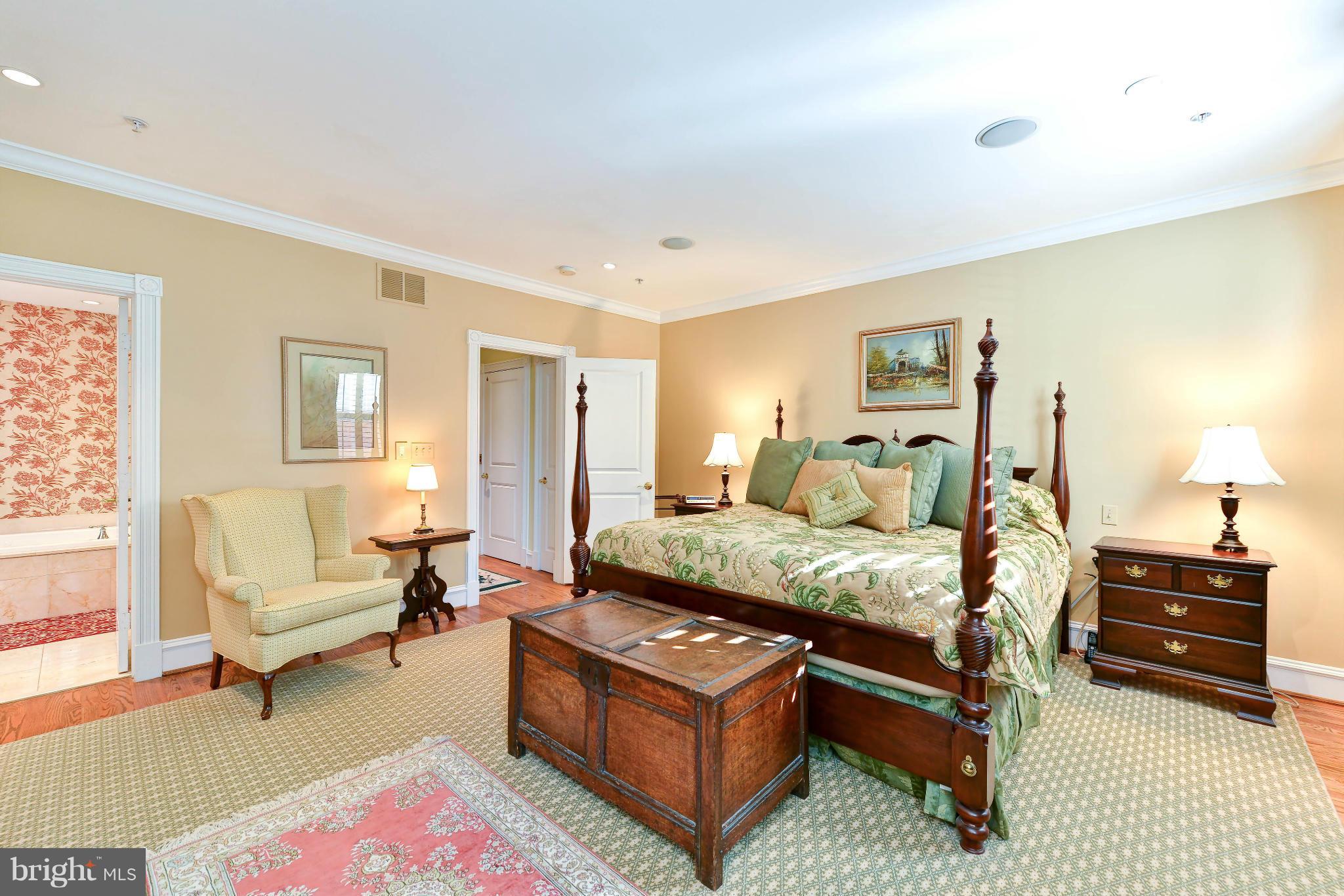 BACKYARD BOATS - Residential