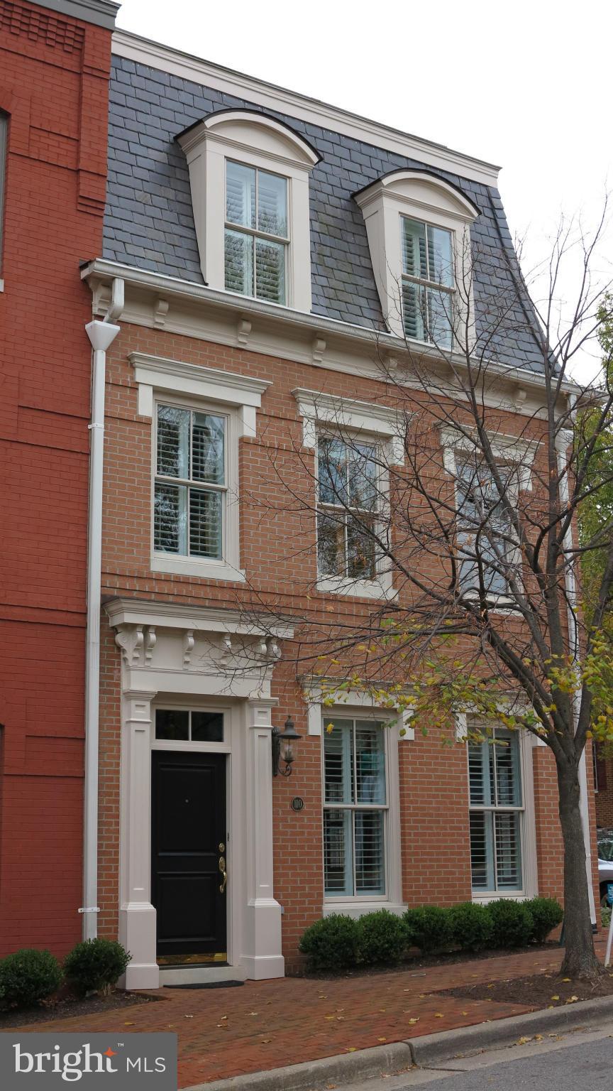 BACKYARD BOATS - Residential