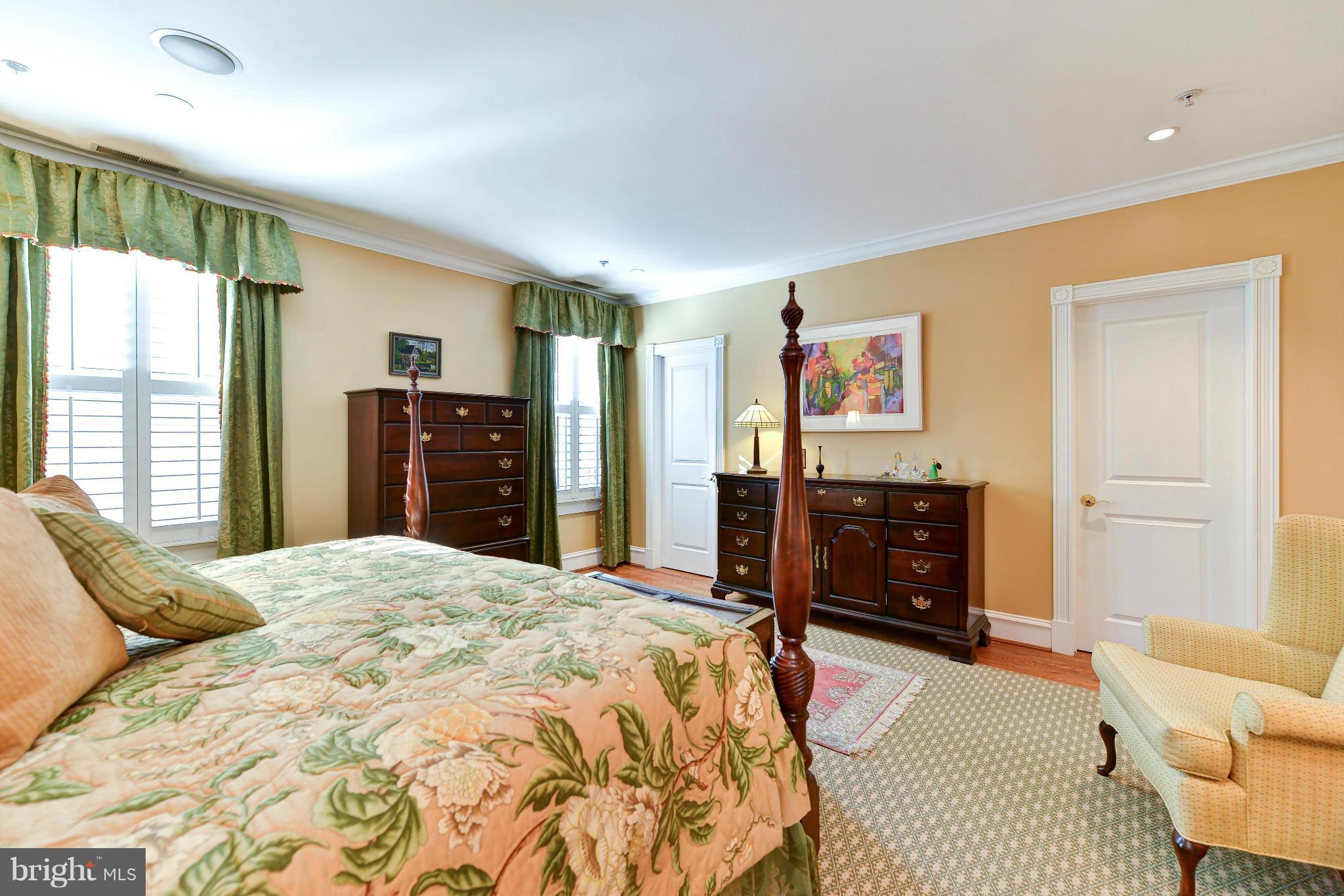 BACKYARD BOATS - Residential