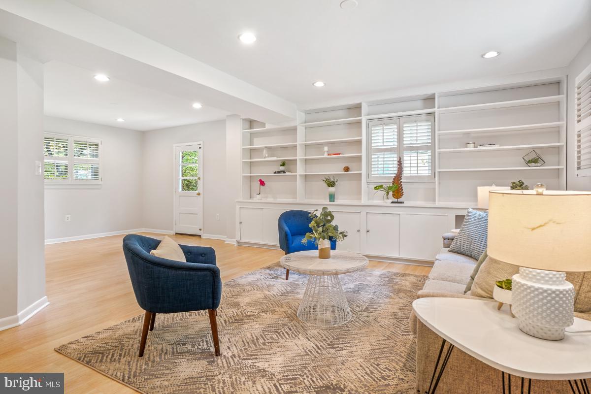 NORTH CHEVY CHASE - Residential