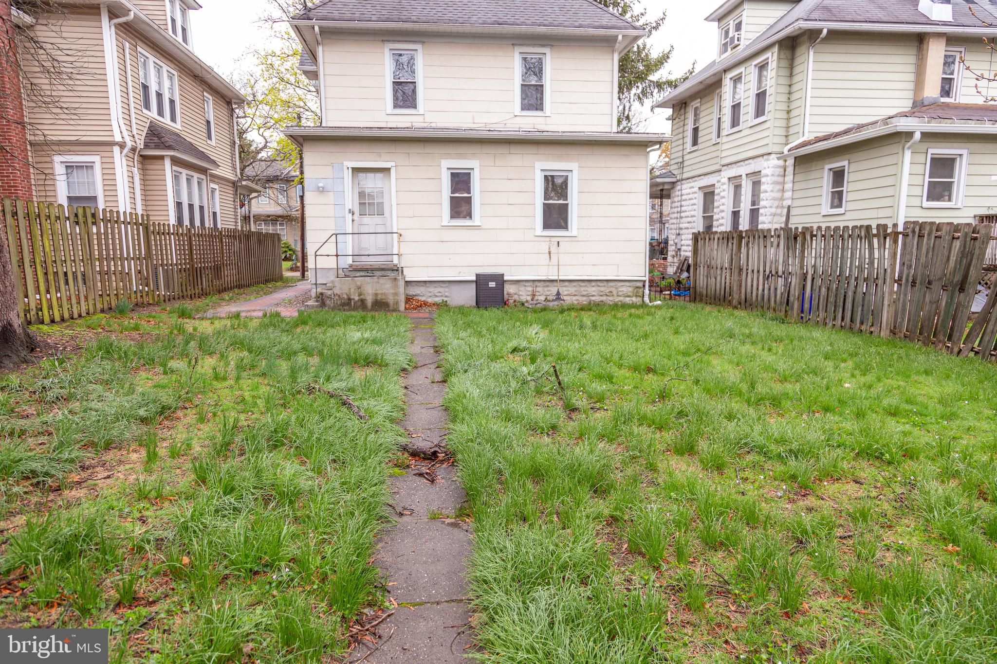 20 CRESTMONT TERRACE