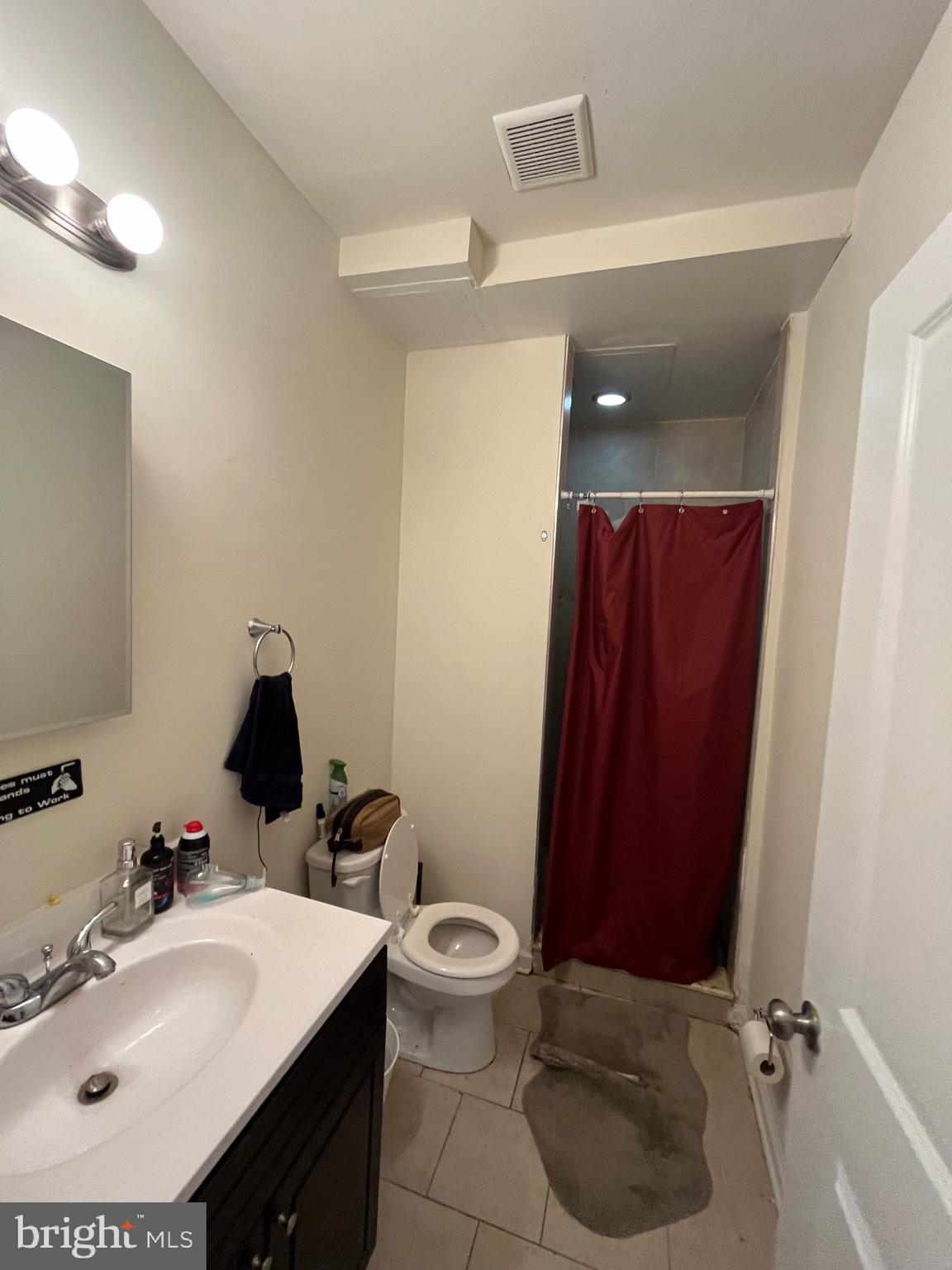 UNIVERSITY CITY - Residential Income