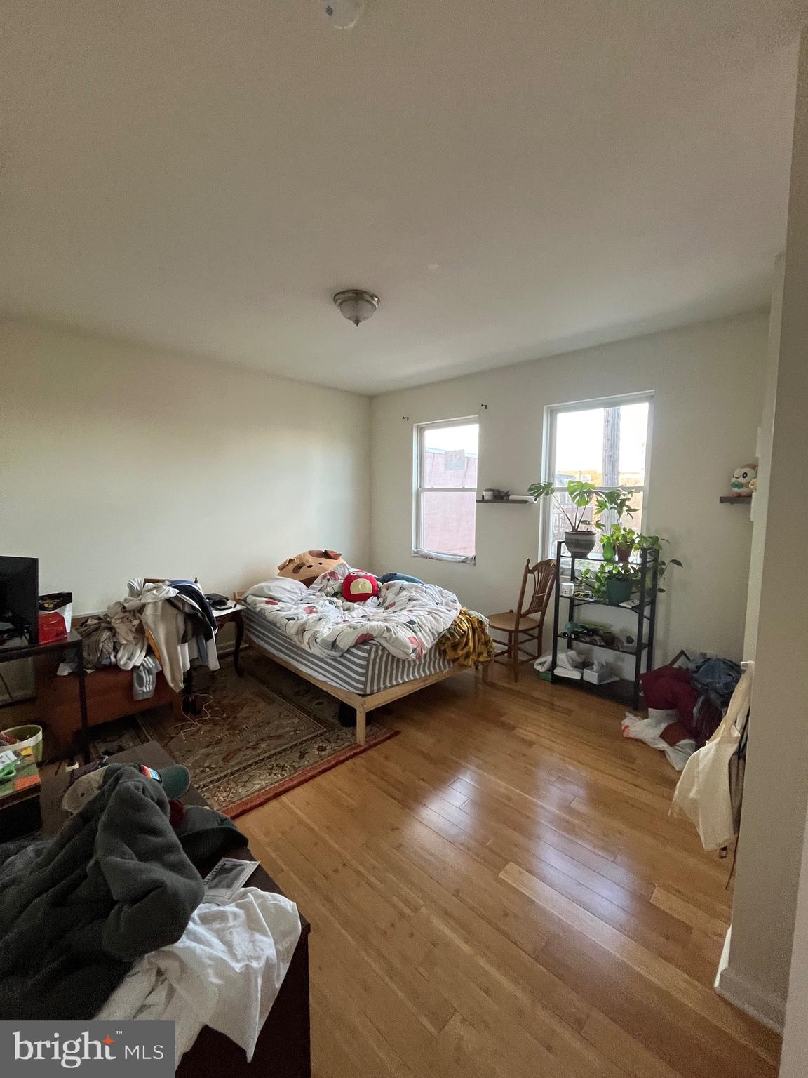 UNIVERSITY CITY - Residential Income