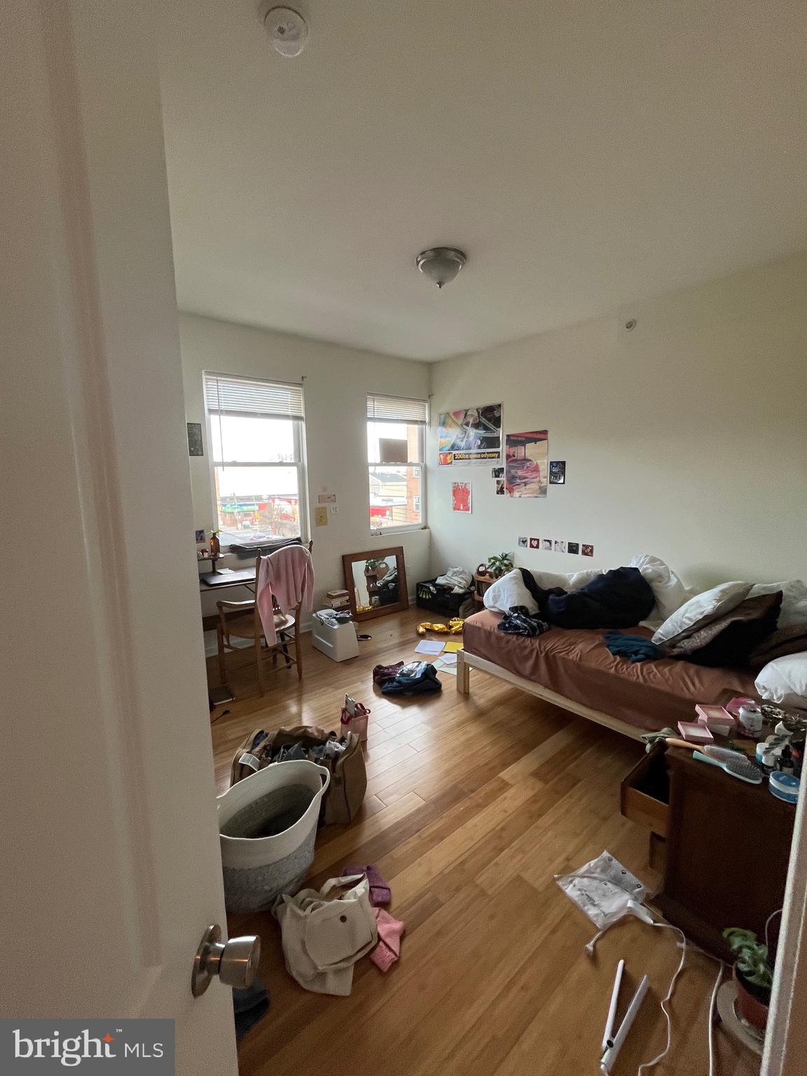 UNIVERSITY CITY - Residential Income