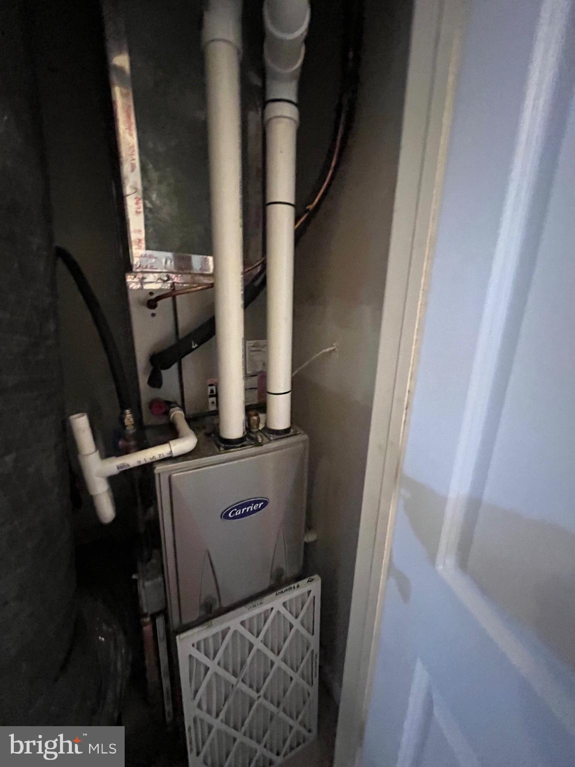 UNIVERSITY CITY - Residential Income