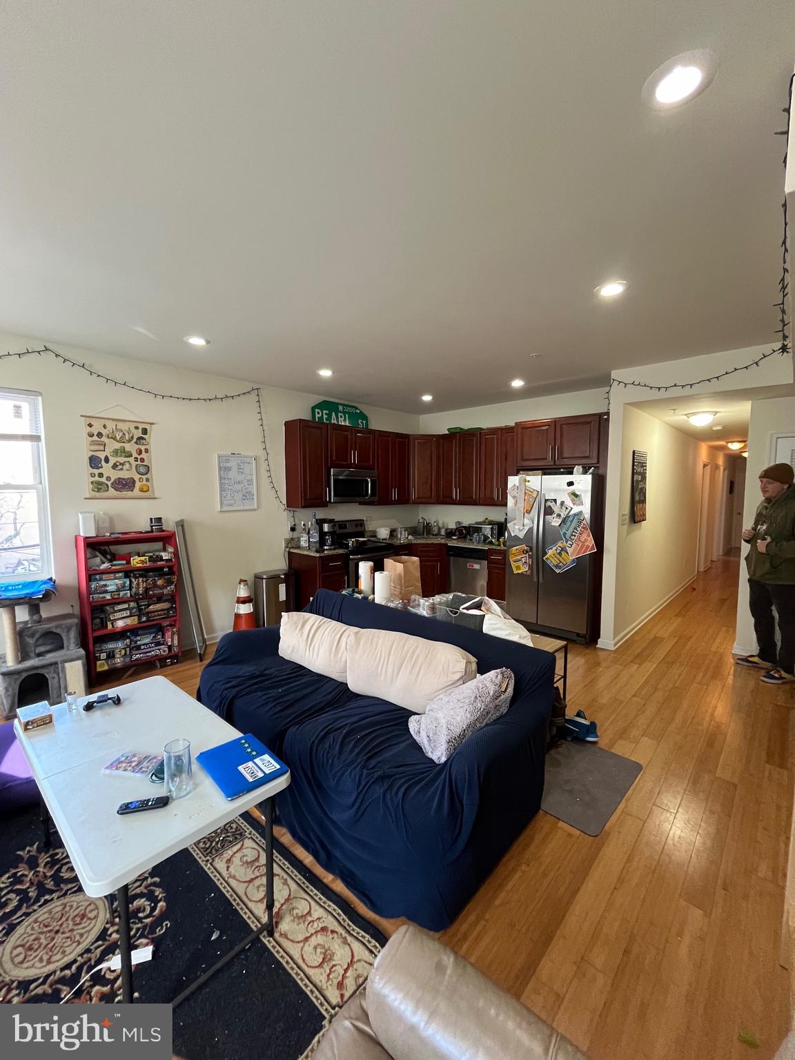 UNIVERSITY CITY - Residential Income