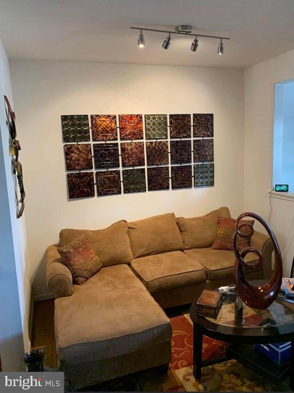 WINDMILL CROSSING - Residential Lease