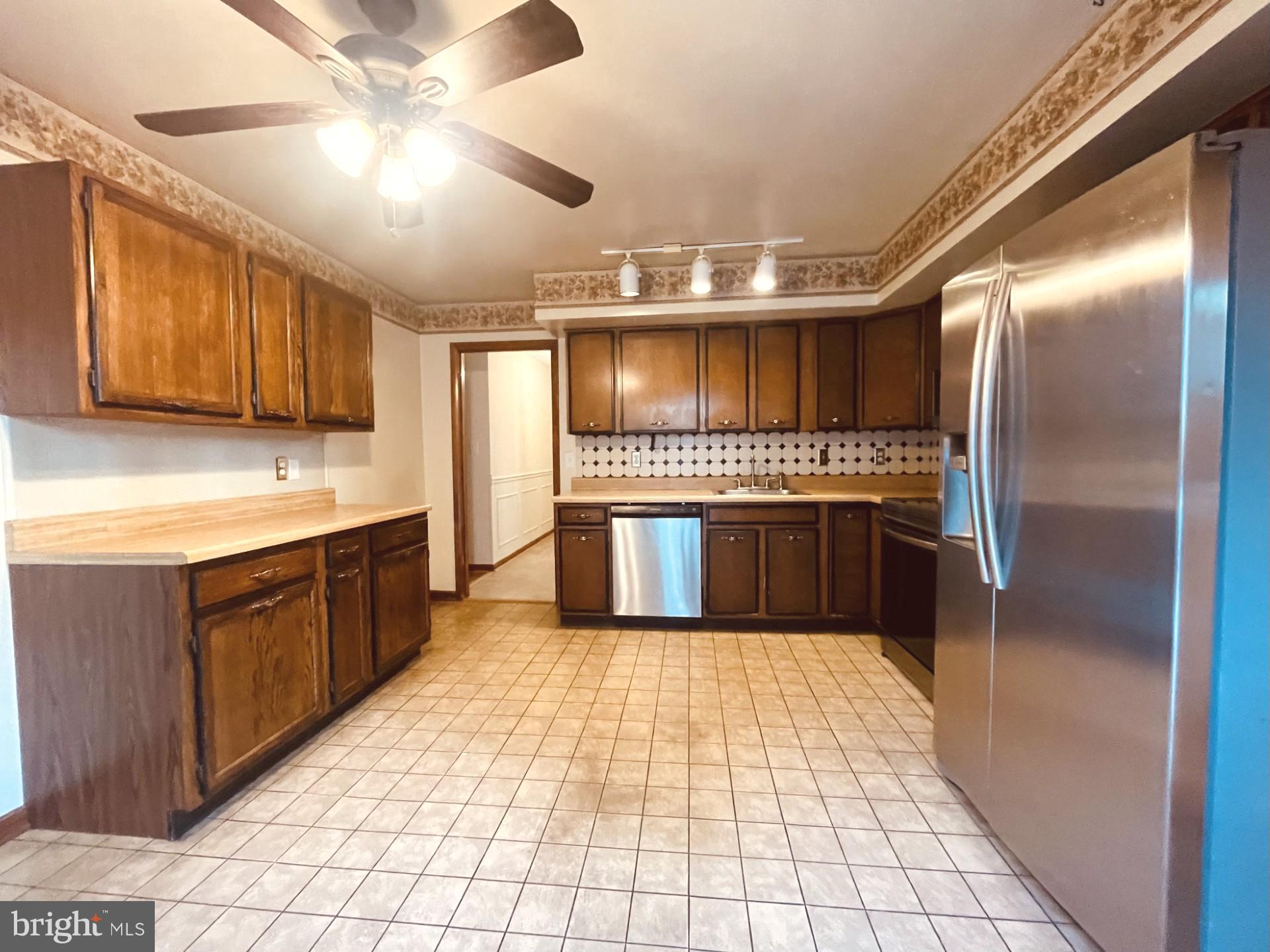 ROCKS ACRES - Residential