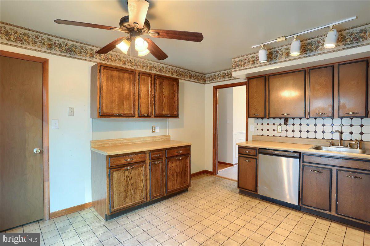 ROCKS ACRES - Residential