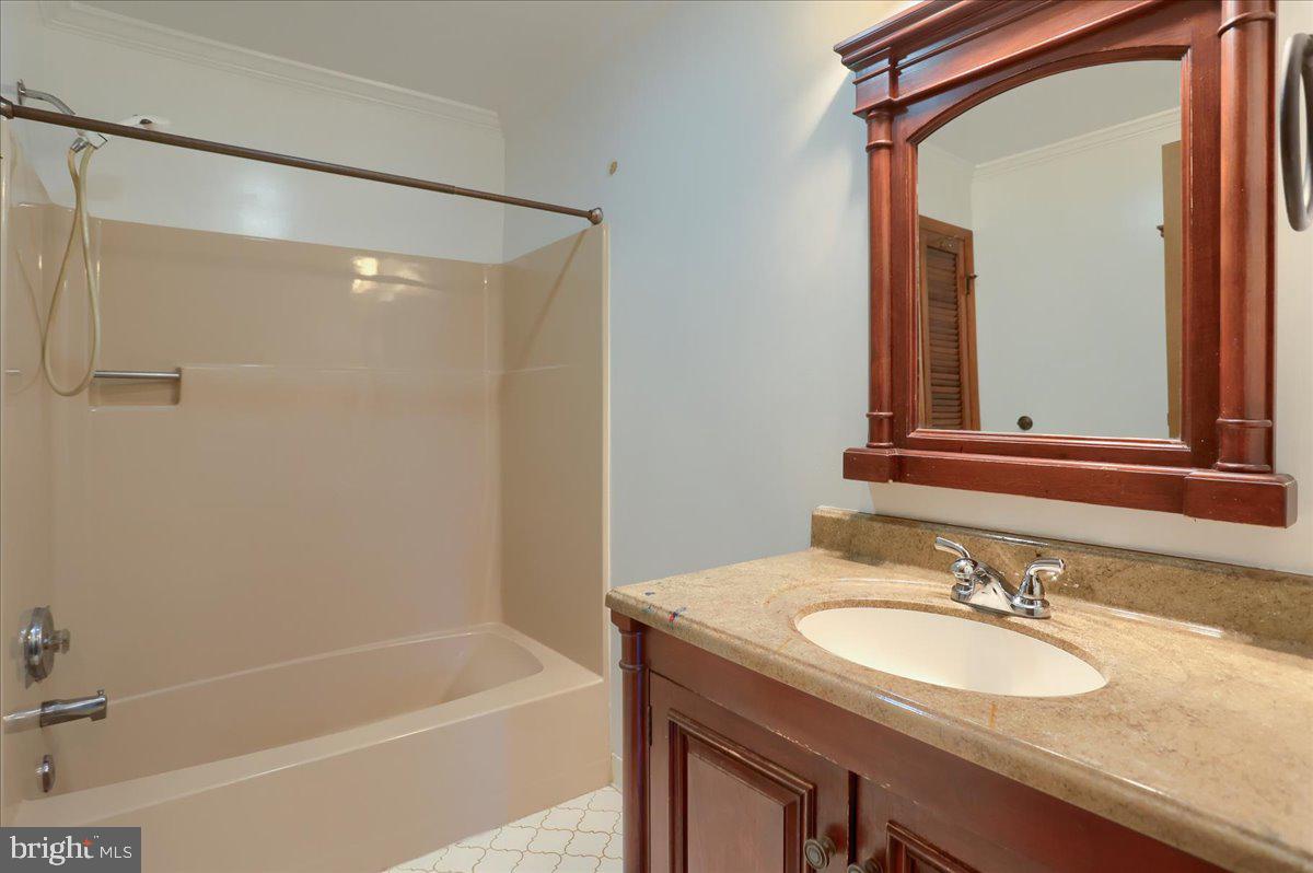 ROCKS ACRES - Residential