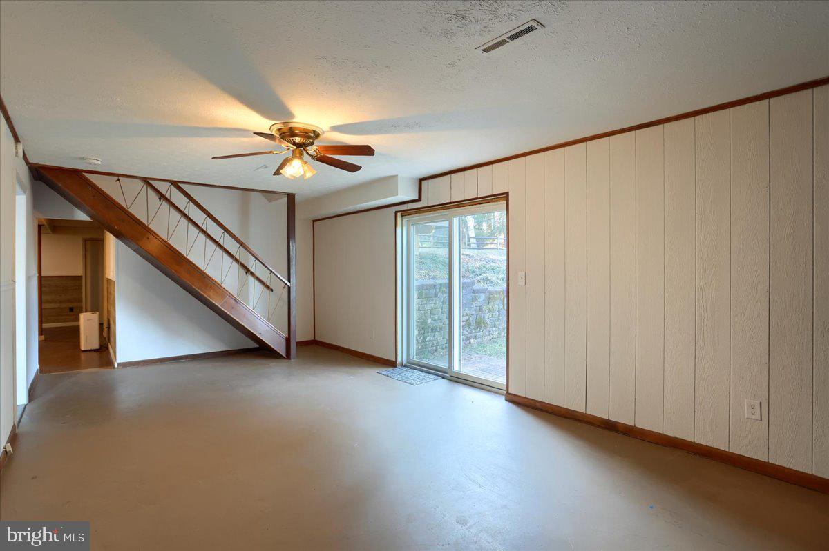 ROCKS ACRES - Residential