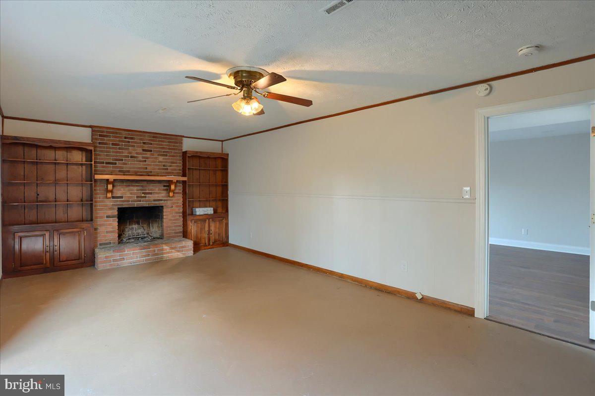 ROCKS ACRES - Residential