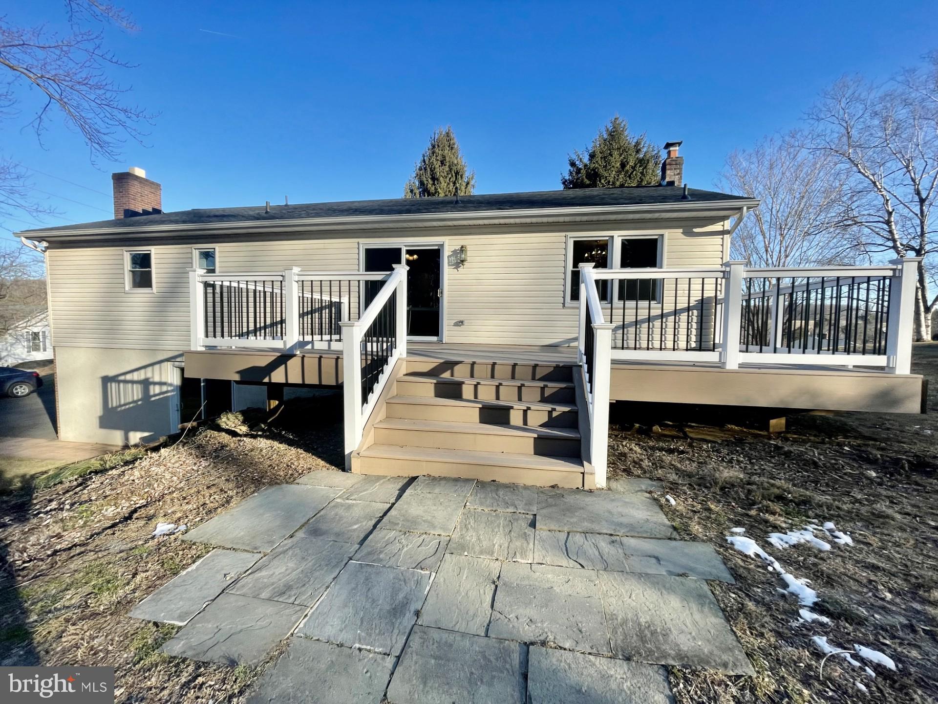 ROCKS ACRES - Residential