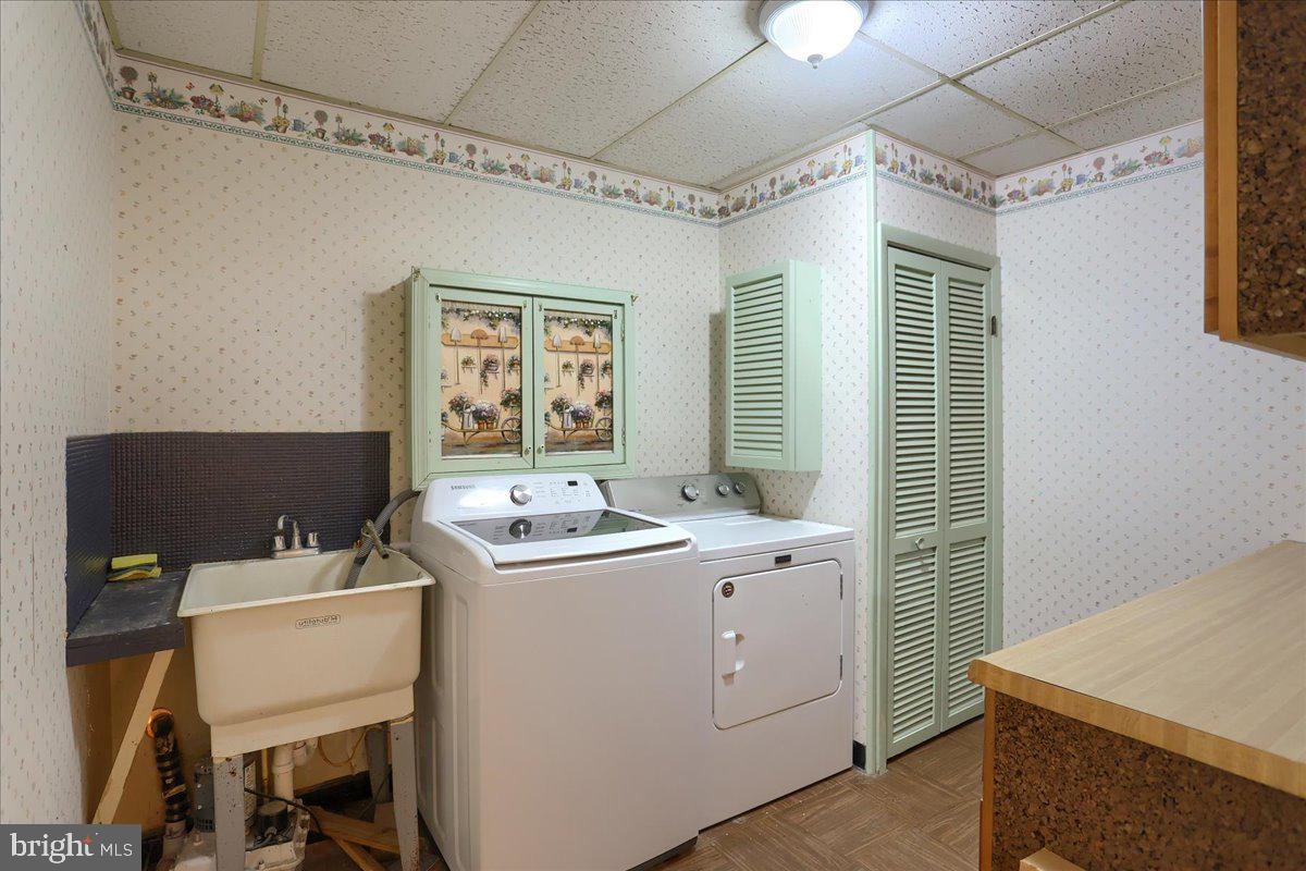 ROCKS ACRES - Residential