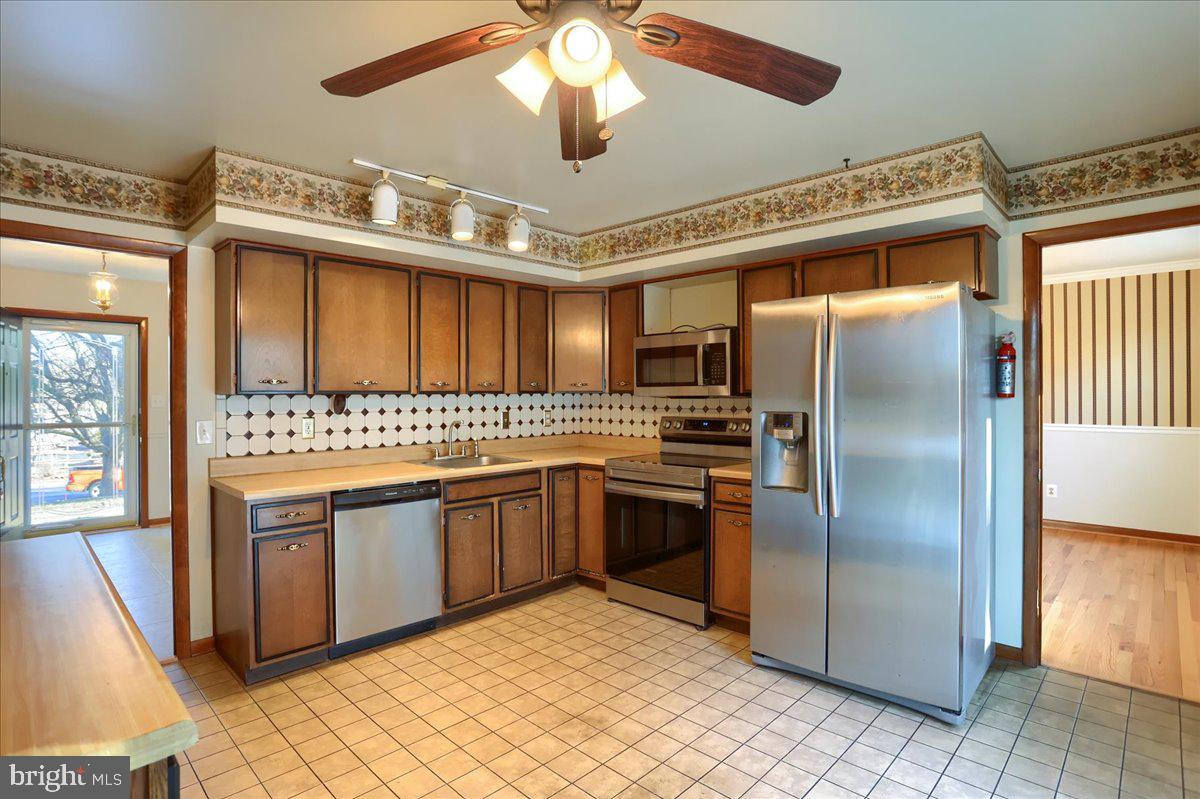 ROCKS ACRES - Residential